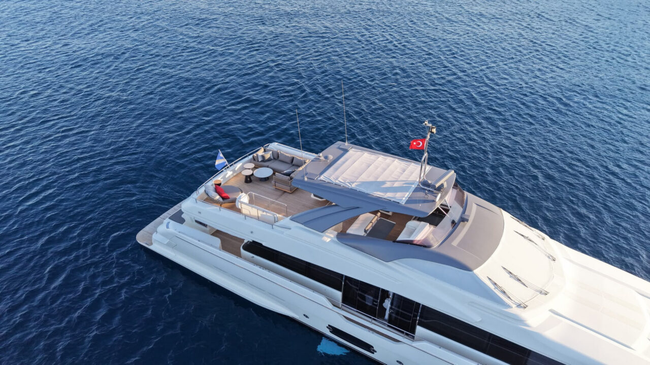 ferretti-960-satilik-02