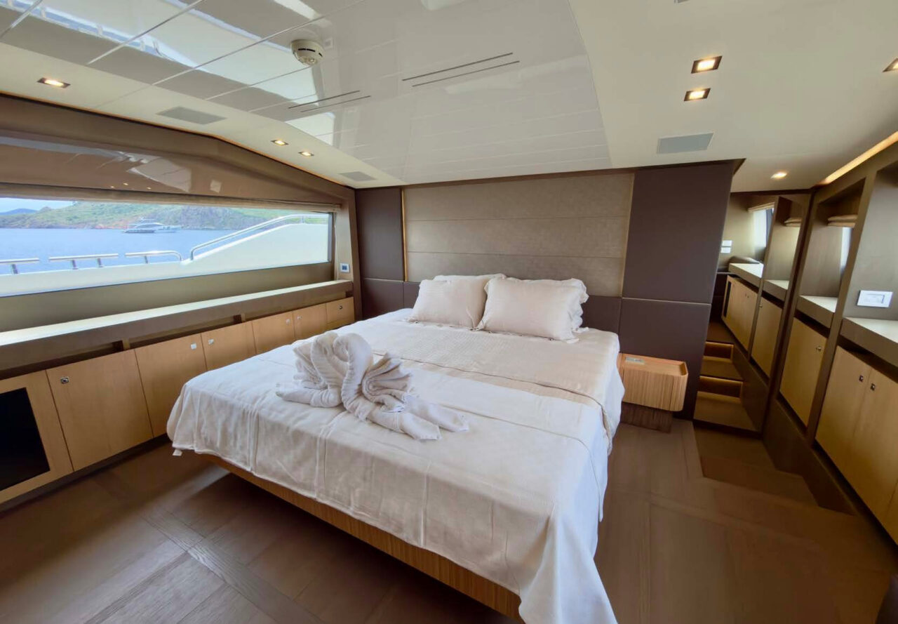 ferretti-960-satilik-07